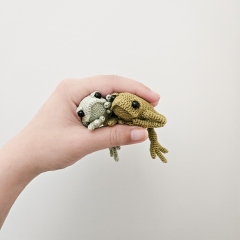 Little Frog amigurumi pattern by Critter Stitch