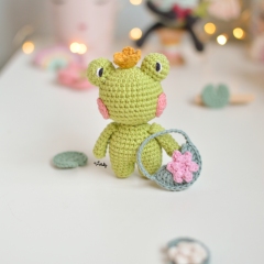 Pupi the frog amigurumi by O Recuncho de Jei