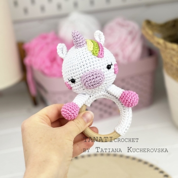 Rattle Unicorn amigurumi pattern by TANATIcrochet