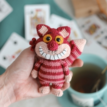 Cheshire Cat amigurumi pattern by Crocheniacs