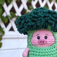 Piggy in a Broccoli Costume amigurumi by VenelopaTOYS