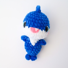 No Sew Lil Shark amigurumi pattern by unknown