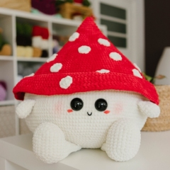 Cute Fly Agaric amigurumi by Mumigurumi