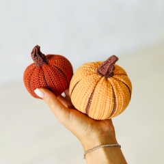 Pumpkins amigurumi pattern by Fluffy Tummy