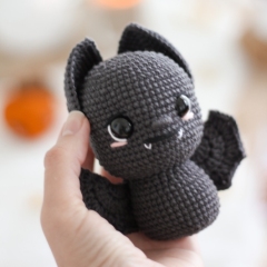 Halloween Bat amigurumi pattern by Crocheniacs