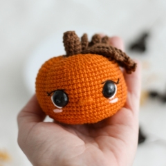 Halloween Pumpkin amigurumi pattern by Crocheniacs