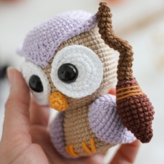 Wise Owl amigurumi pattern by Crocheniacs