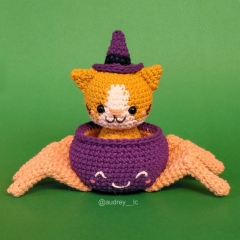 Halloween Racing Cats amigurumi pattern by Audrey Lilian Crochet