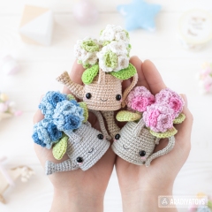 Kawaii Watering Can (Hydrangea) amigurumi pattern by AradiyaToys