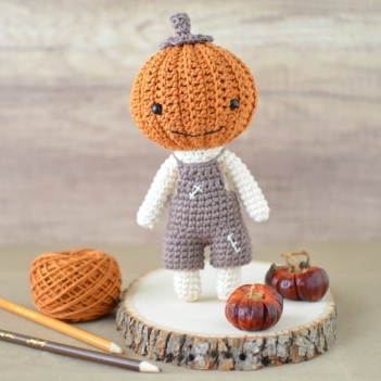 Pumpkin Man amigurumi pattern by Elisas Crochet