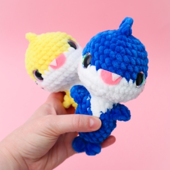 No Sew Lil Shark amigurumi pattern