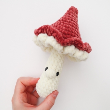 No Sew Popping Mushroom amigurumi pattern