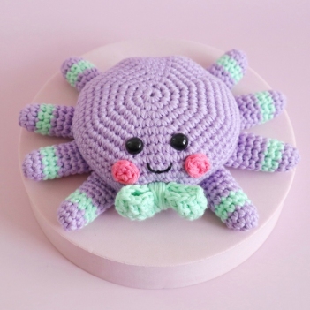 Earl the Halloween Spider amigurumi pattern by Cara Engwerda