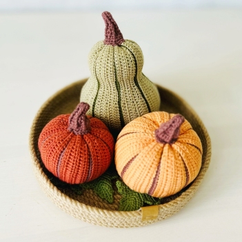 Pumpkins amigurumi pattern by Fluffy Tummy