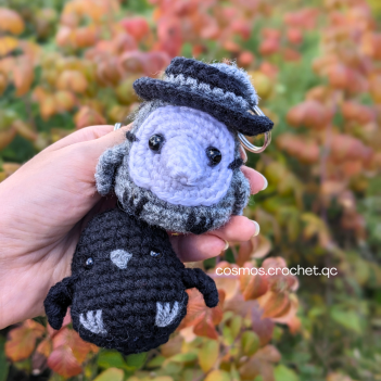 Dr plague and crow keychain combo amigurumi pattern by Cosmos.crochet.qc