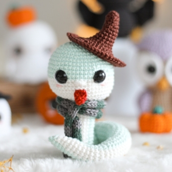 Halloween Snake amigurumi pattern by Crocheniacs