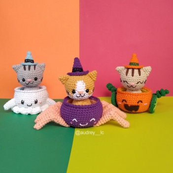 Halloween Racing Cats amigurumi pattern by Audrey Lilian Crochet