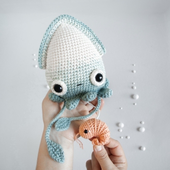 Squid Seamus - Musical Toy amigurumi pattern by Lalylala