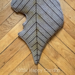 Dead leaf cushion amigurumi pattern by Happy Coridon