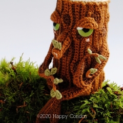 Olmo the log amigurumi pattern by Happy Coridon