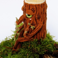 Olmo the log amigurumi by Happy Coridon