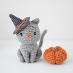 Halloween Cat with Pumpkin amigurumi by Elisas Crochet