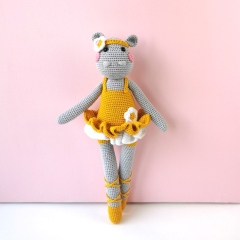 Long Leg hippo Olivia amigurumi by Mrs Milly