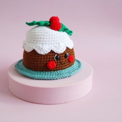 Cody the Christmas Pudding amigurumi pattern by Cara Engwerda