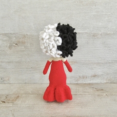 Cruella in red amigurumi by Tejidos con alma