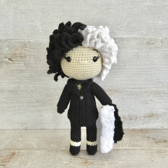 Cruella in black amigurumi pattern by Tejidos con alma