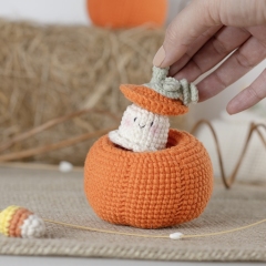 Pumpkin-Present amigurumi pattern by GatoFio