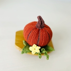 Pumpkin decor amigurumi by Fluffy Tummy