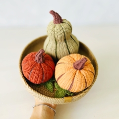 Pumpkin decor amigurumi pattern by Fluffy Tummy