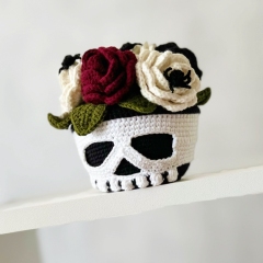 Skull  amigurumi pattern by Fluffy Tummy