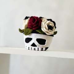 Skull  amigurumi by Fluffy Tummy