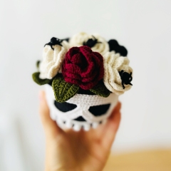 Skull  amigurumi pattern by Fluffy Tummy