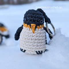 Benjamin the king penguin amigurumi pattern by Cosmos.crochet.qc