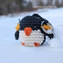 Pebble the rockhopper penguin amigurumi pattern by Cosmos.crochet.qc