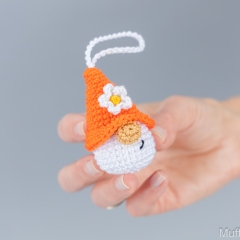 Mini gnome keychains amigurumi pattern by Mufficorn