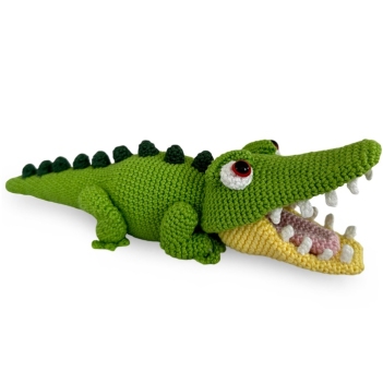 Crocodile amigurumi pattern by Sabrina Somers