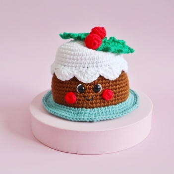 Cody the Christmas Pudding amigurumi pattern by Cara Engwerda