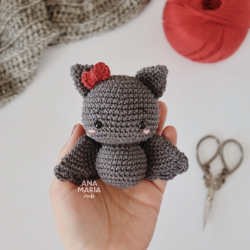 Beth, the little Bat amigurumi pattern by Ana Maria Craft