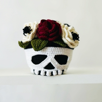 Skull  amigurumi pattern by Fluffy Tummy