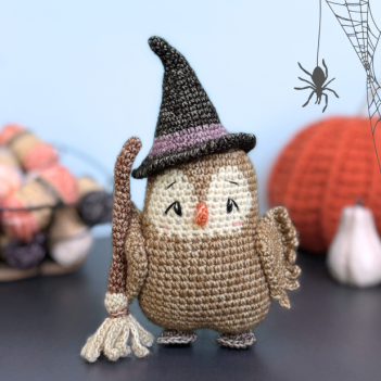 Archimedes Owl amigurumi pattern by SarahDeeCrochet