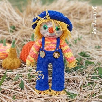 Scarecrow amigurumi pattern by Iryna Zubova