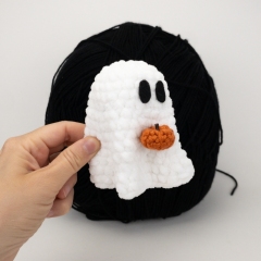 Plush Gasper the Sheet Ghost amigurumi pattern by Theresas Crochet Shop