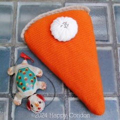 Pumpkin pie cushion amigurumi pattern by Happy Coridon