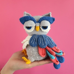 Christina the Owl amigurumi pattern by Natura Crochet