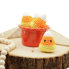 Candy Corn amigurumi pattern by Curiouspapaya