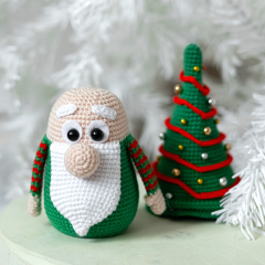 Christmas Gnome amigurumi pattern by Mommy Patterns